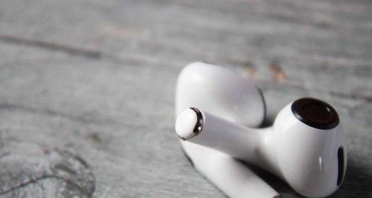 AirPods 3充电盒怎么充电？正确步骤是什么？